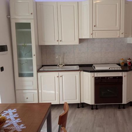 Entire Flat, Independent Entrance, 20 Mins To Bgy - Bergamo Milan Airport Apartment Nembro Екстериор снимка