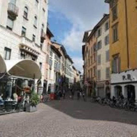 Entire Flat, Independent Entrance, 20 Mins To Bgy - Bergamo Milan Airport Apartment Nembro Екстериор снимка