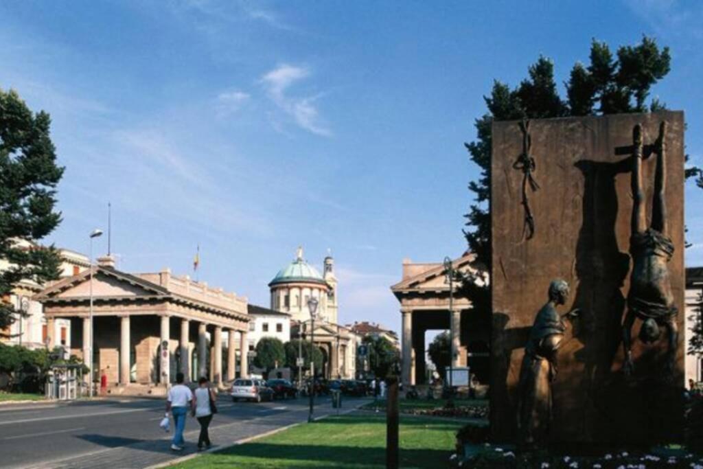 Entire Flat, Independent Entrance, 20 Mins To Bgy - Bergamo Milan Airport Apartment Nembro Екстериор снимка