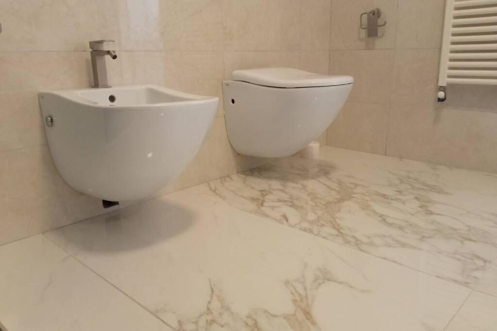 Entire Flat, Independent Entrance, 20 Mins To Bgy - Bergamo Milan Airport Apartment Nembro Екстериор снимка