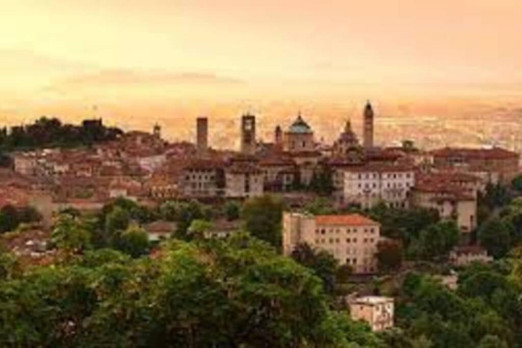 Entire Flat, Independent Entrance, 20 Mins To Bgy - Bergamo Milan Airport Apartment Nembro Екстериор снимка